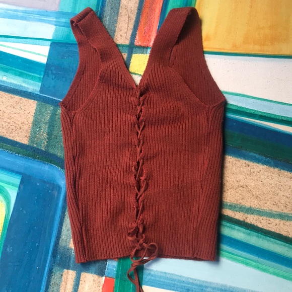 Ribbed Lace-Up Windsor Crop Top - Picture 5 of 5